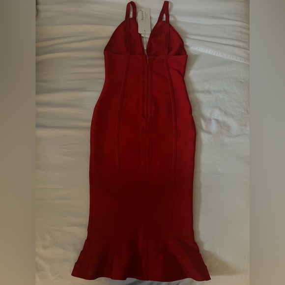 Boutique Red Fitted Dress - Picture 4 of 5